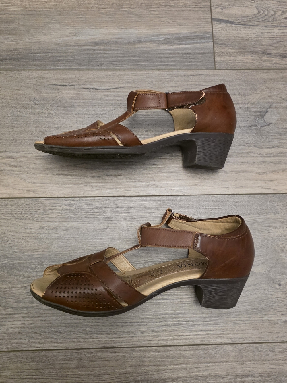 Vintage-Style Armonia T-Strap Sandals Size 37 (6.5-7 US) - Picture 3 of 11